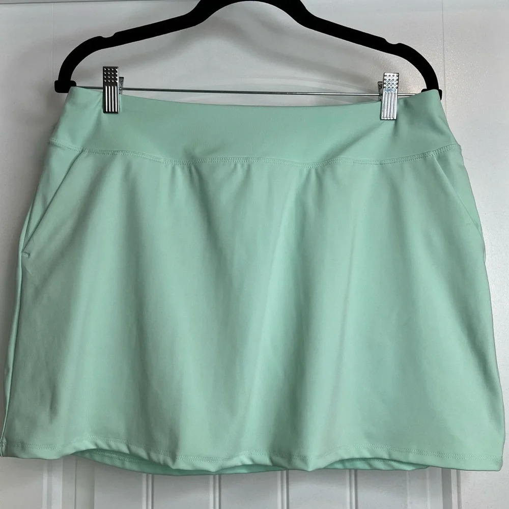 Tommy Bahama Ladies Mint‎ Green Golf Skort. Size Large.